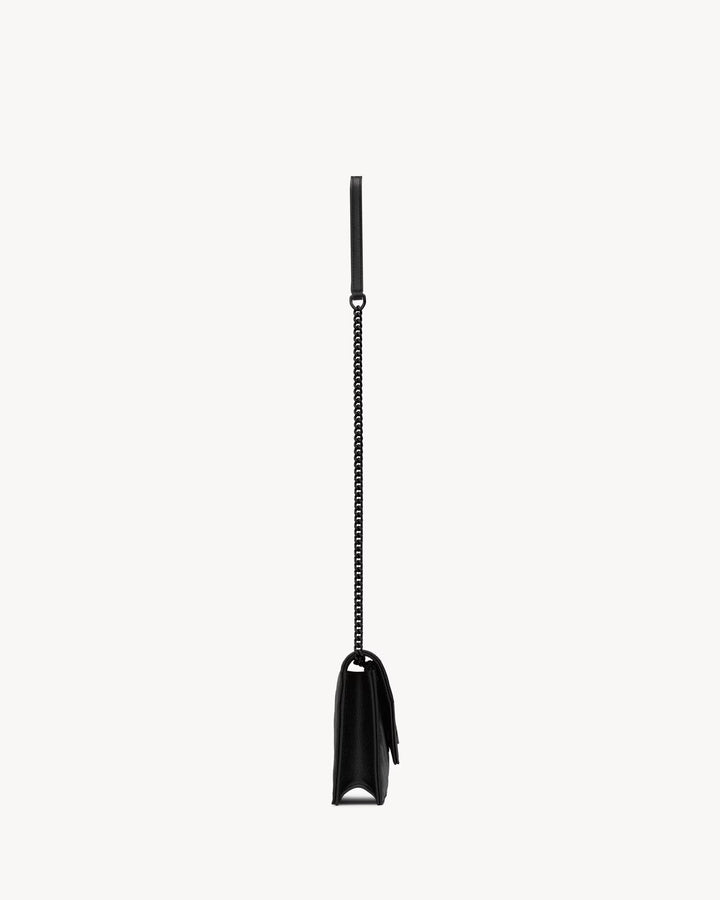 SAINT LAURENT - CASSANDRE ENVELOPE CHAIN WALLET EN CUIR GRAIN DE POUDRE