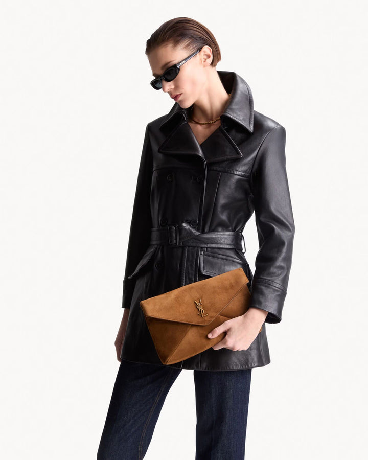 SAINT LAURENT - CASSANDRE grande pochette enveloppe en suède