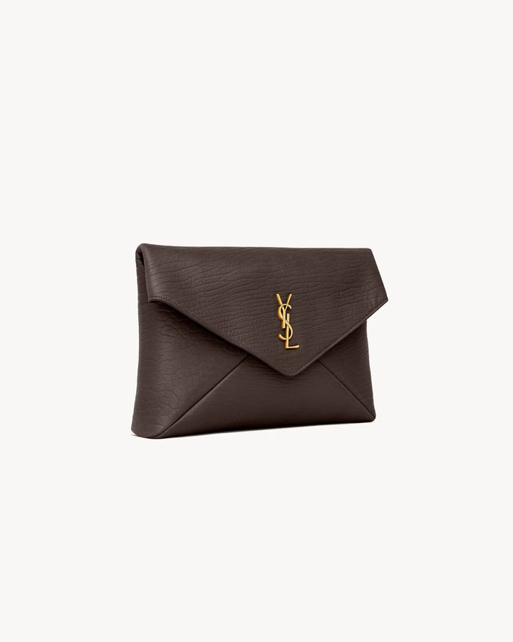 SAINT LAURENT CASSANDRE grande pochette enveloppe en cuir d’agneau