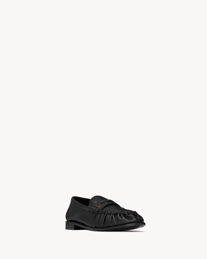 SAINT LAURENT LE LOAFER supple mocassins en cuir brillant