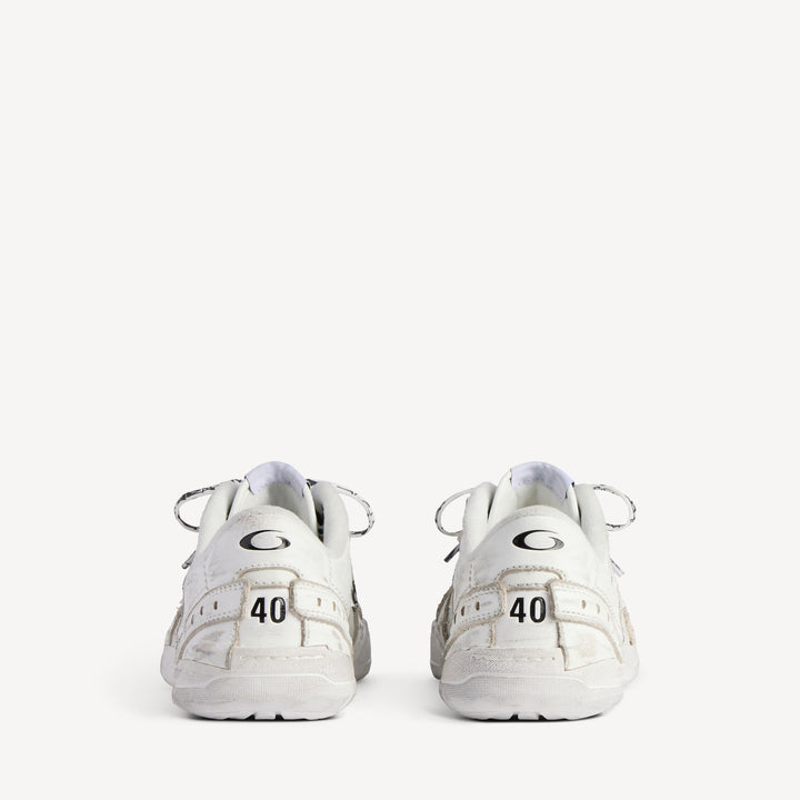 BALENCIAGA - Sneaker Hamptons Worn-out Moyen pour Femme en Blanc