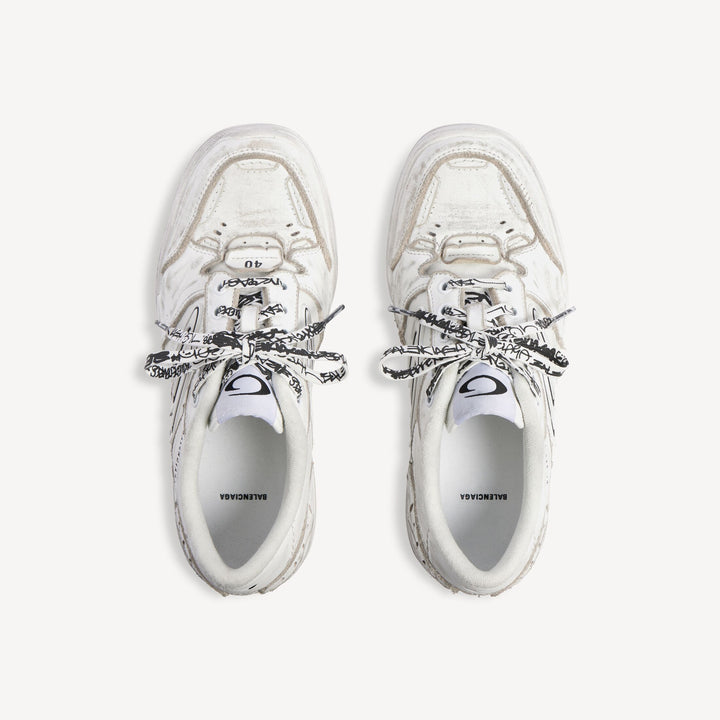 BALENCIAGA - Sneaker Hamptons Worn-out Moyen pour Femme en Blanc