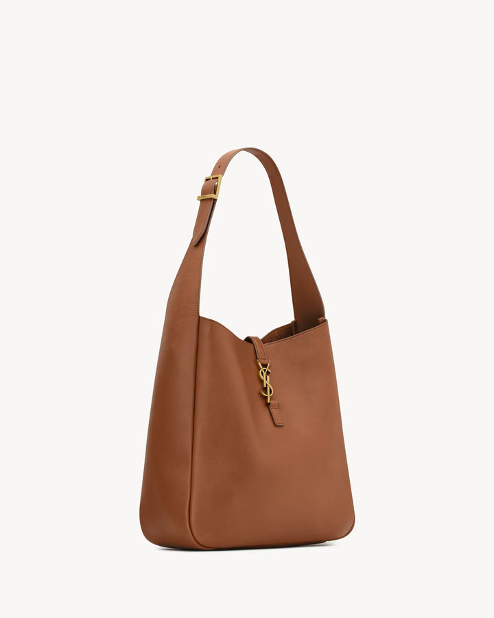 Le 5 à 7 large souple en cuir grainé
