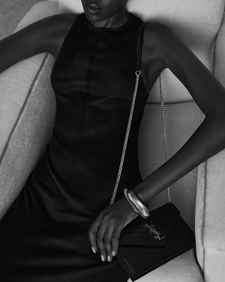 SAINT LAURENT - CASSANDRE ENVELOPE CHAIN WALLET EN CUIR GRAIN DE POUDRE