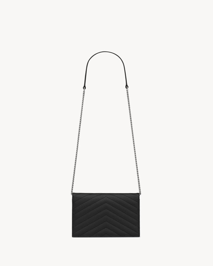 SAINT LAURENT - CASSANDRE ENVELOPE CHAIN WALLET EN CUIR GRAIN DE POUDRE