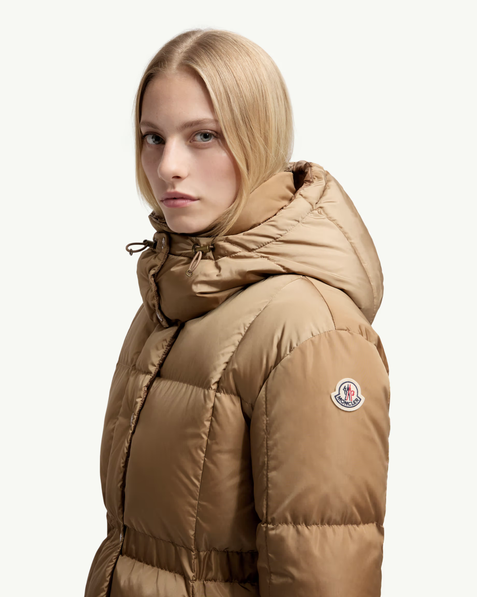 MONCLER - Doudoune à matelassage carré à capuche Agneux