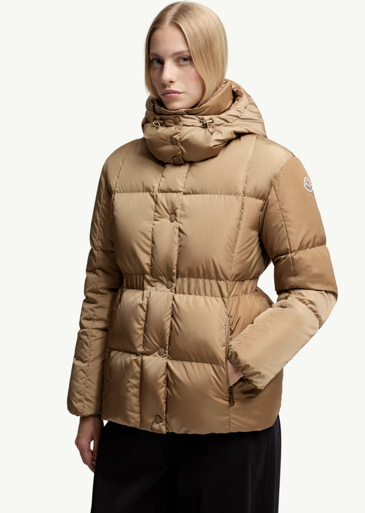 MONCLER - Doudoune à matelassage carré à capuche Agneux