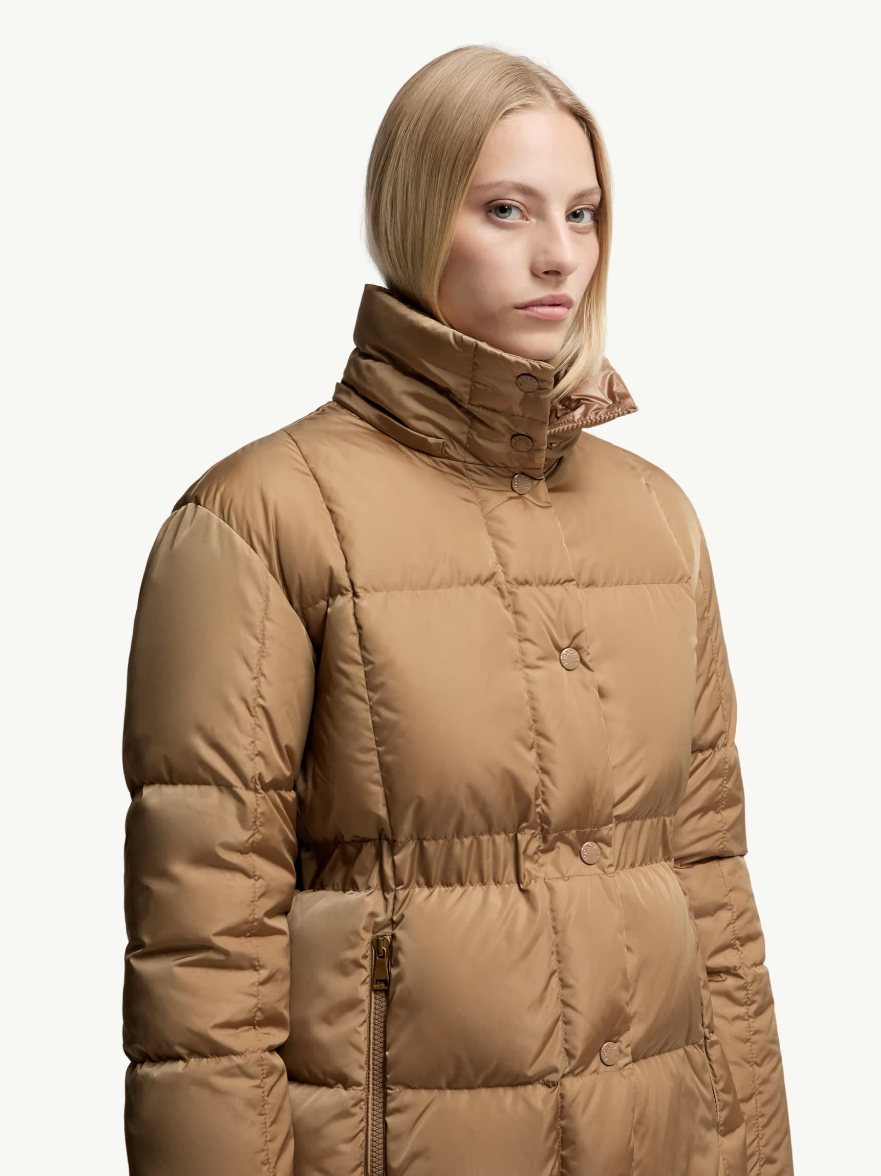 MONCLER - Doudoune à matelassage carré à capuche Agneux