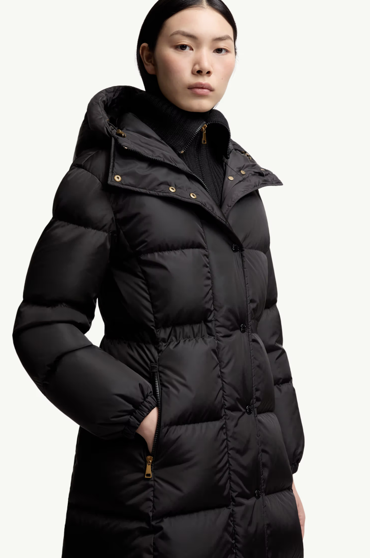 MONCLER - Doudoune longue à capuche et bords en laine Chamer