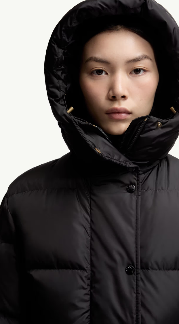 MONCLER - Doudoune longue à capuche et bords en laine Chamer
