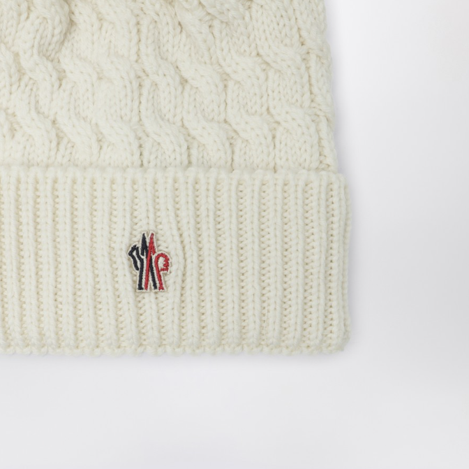 MONCLER - Bonnet blanc en laine avec pompon