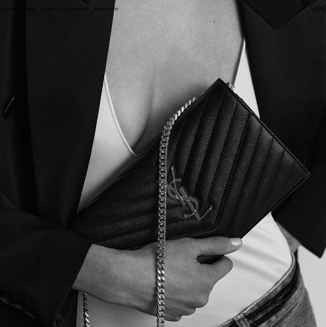 SAINT LAURENT - CASSANDRE classic CHAIN WALLET EN CUIR GRAIN DE POUDRE