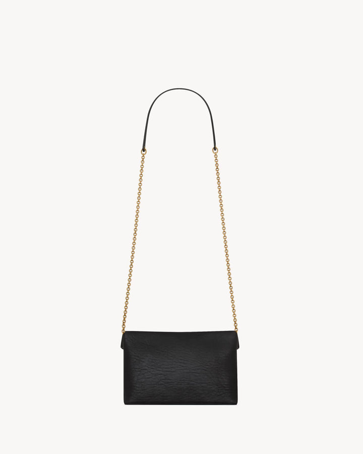SAINT LAURENT - Pochette à chaine en cuir d'agneau souple, ornée du cassandre.