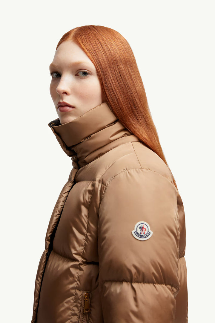 MONCLER - Doudoune à matelassage carré à capuche Castelnou